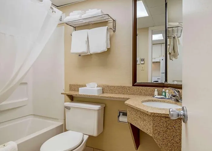 Hotel Quality & Ocean Fenwick 2*