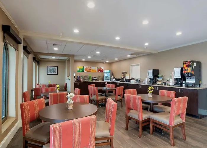 Quality & Ocean Fenwick Hotel 2*